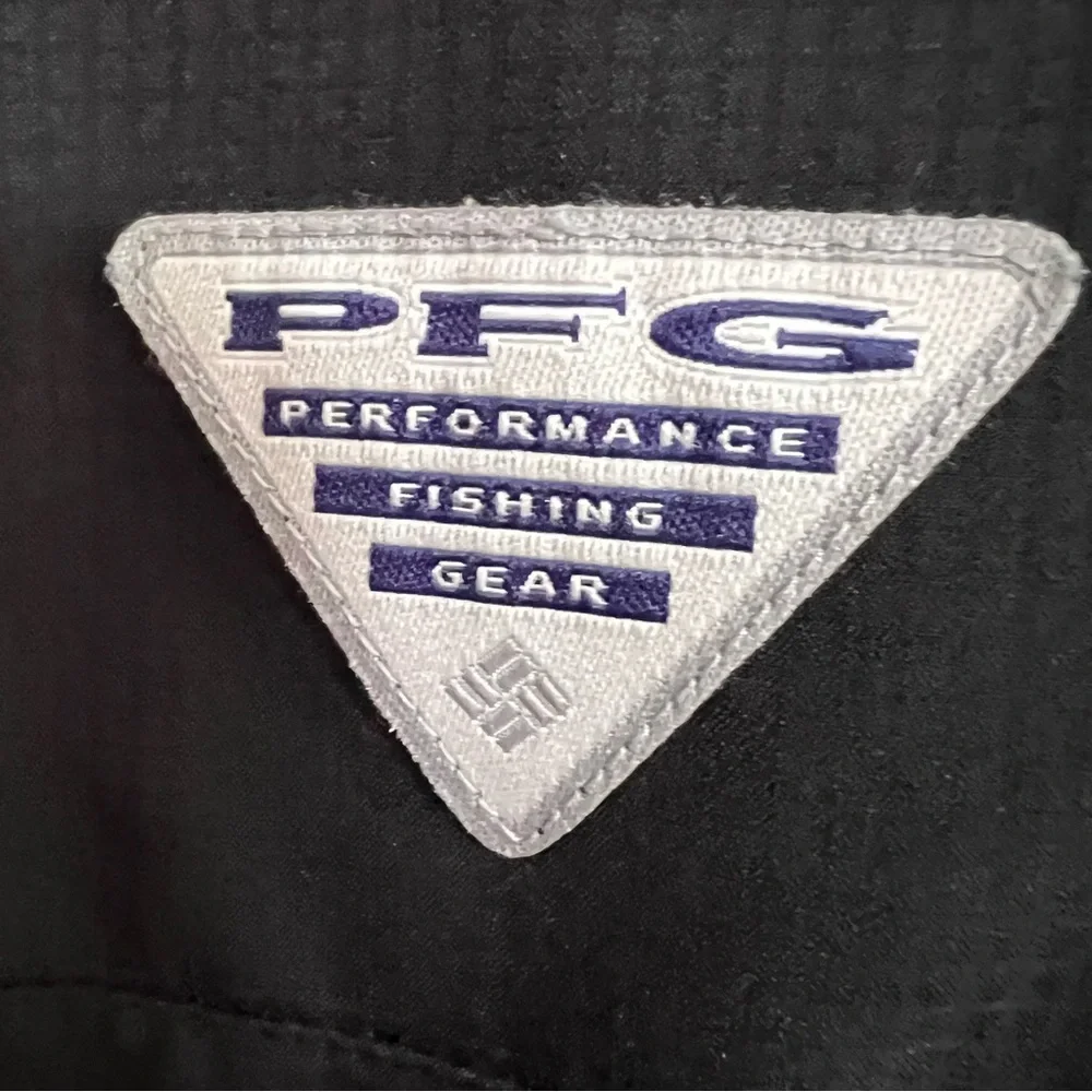 Columbia Men's Black Casual Button Down Shirt - Picture 8 of 14